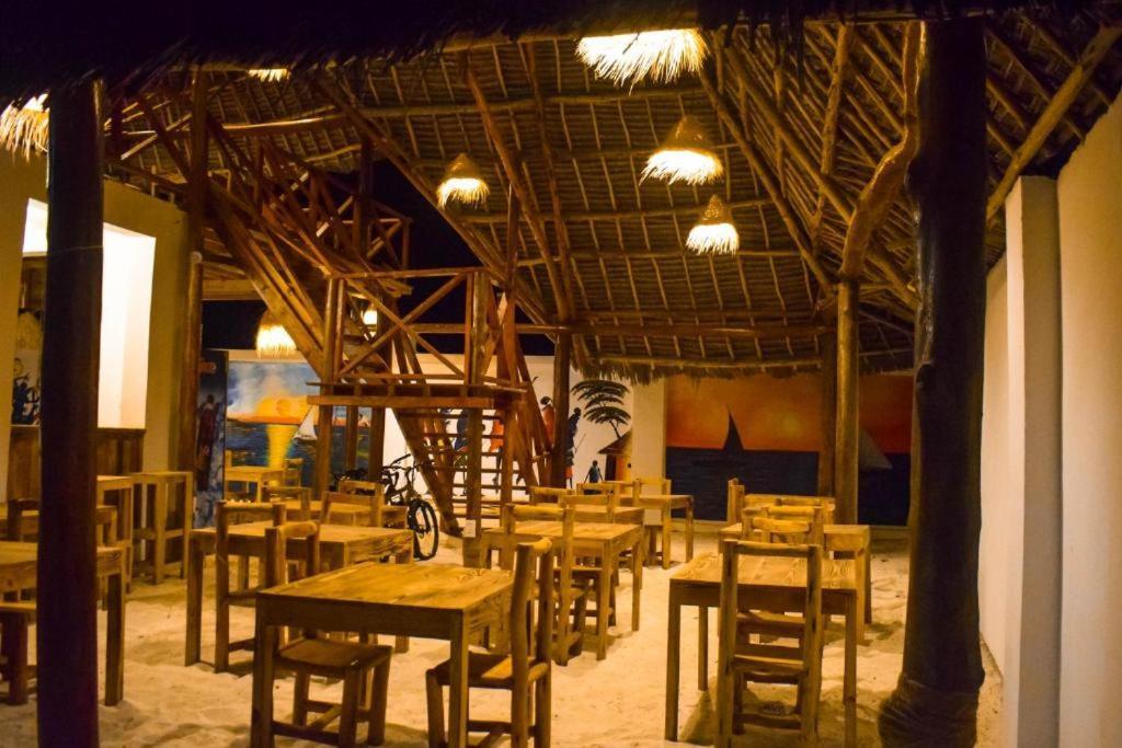 Tolo Tolo Resort Nungwi Extérieur photo
